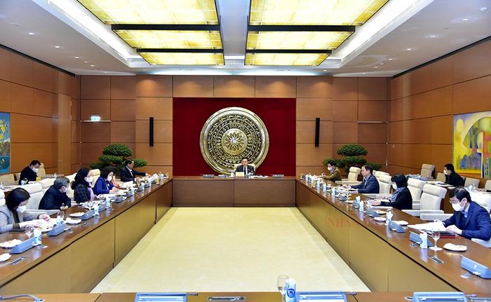 Quang cảnh buổi làm việc
