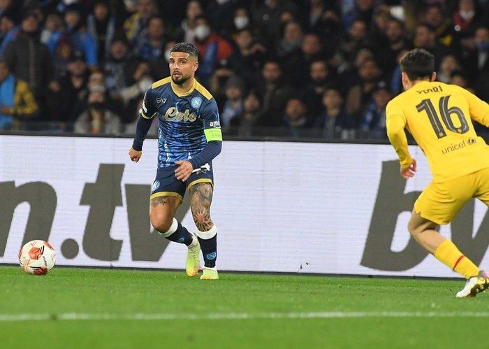 Insigne gỡ lại một bàn cho Napoli trên chấm 11m