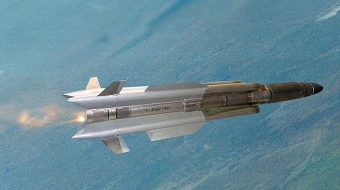 Mọi biến thể Kh-31 đều dùng tầng đẩy sơ cấp để đạt tốc độ vượt âm, sau đó kích hoạt động cơ phản lực dòng thẳng (ramjet) để duy trì vận tốc siêu thanh trên toàn hành trình.