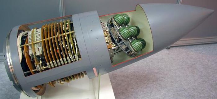 Hình ảnh phần đầu đạn của tên lửa chống radar Kh-31P. Có thể nói dòng tên lửa này đã làm tổn thương nghiêm trọng tới năng lực phòng không của Ukraine.