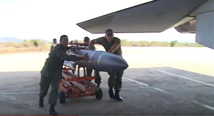 Nguyên mẫu tên lửa chống radar Kh-31 đầu tiên được phóng thử năm 1982 và đưa vào biên chế vào năm 1988.