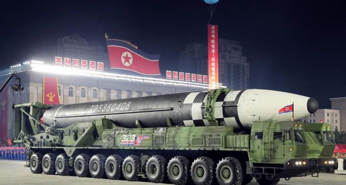 Tên lửa Hwasong-12 của Triều Tiên có tầm bắn bao phủ Nhật Bản vào Guam, Mỹ. Ảnh: NK News