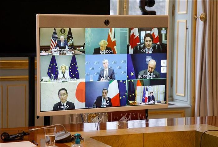 Lãnh đạo các nước thuộc Nhóm Các nền công nghiệp phát triển hàng đầu thế giới (G7) họp kín trực tuyến về căng thẳng ở miền Đông Ukraine, ngày 24/2/2022. Ảnh: AFP/TTXVN