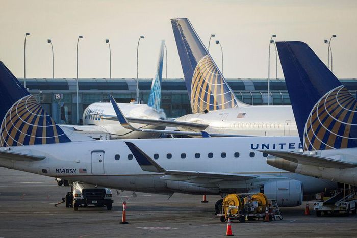 Máy bay thuộc hãng hàng không United Airlines đậu ở sân bay Quốc tế O'Hare. Ảnh: Reuters