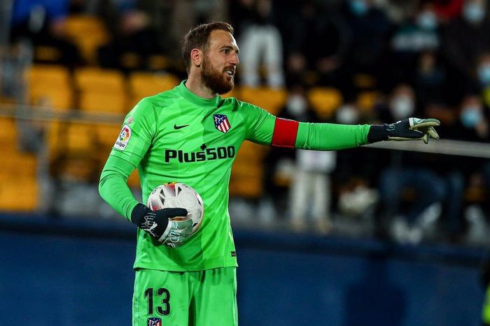 Atletico xem xét khả năng bán Jan Oblak