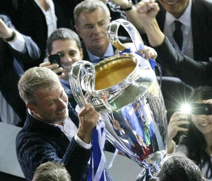 Abramovich và chiếc Cúp vô địch Champions League 2012