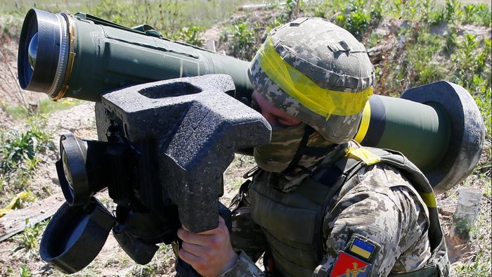 Ukraine cũng nhấn mạnh rằng họ đang thực sự cần thêm các tên lửa chống tăng Javelin, một vũ khí cần thiết cho công cuộc chặn lại các cuộc tấn công trong đô thị của Quân đội Nga, nhưng nay lại đang trong tình trạng đặc biệt thiếu hụt. Nguồn ảnh: Nikkei Asia.