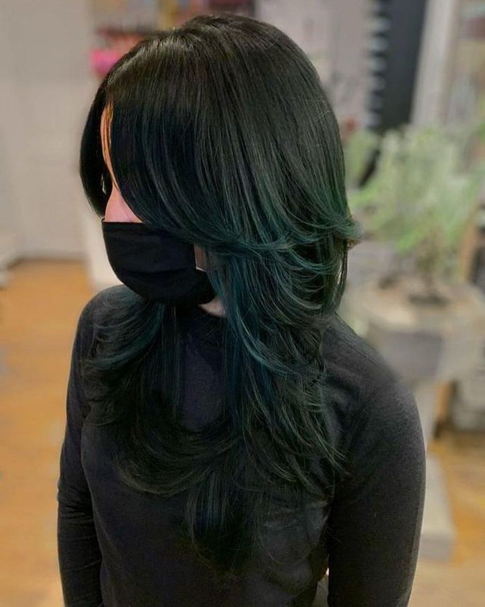 Kiểu tóc gợi cảm giác retro nhưng vẫn ẩn chứa sự hiện đại. Ảnh: Latest-Hairstyles, Glamour.