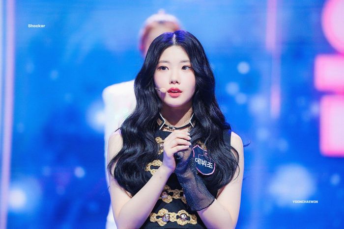  Trái ngược với vẻ ngoài trong trẻo, nữ idol họ Yoon cho biết cô yêu thích xem phim hành động và tham gia các trò chơi đòi hỏi thể lực và sự chính xác. 