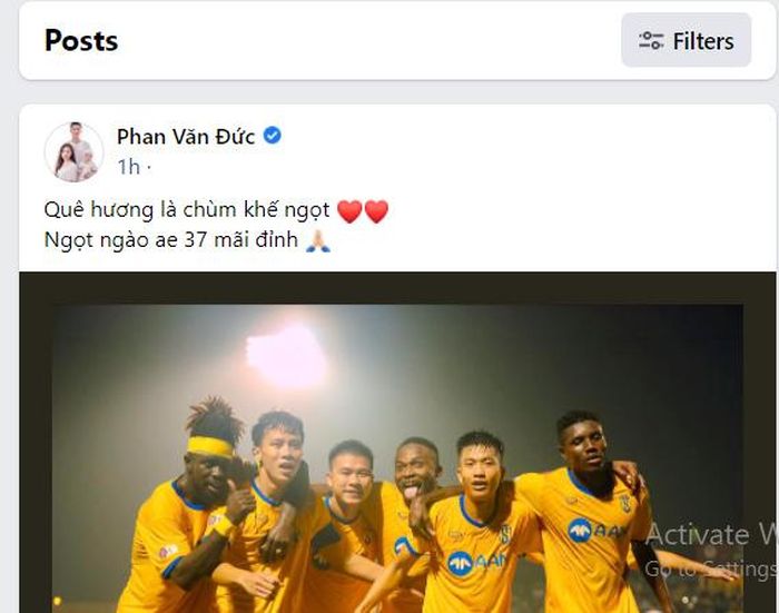 Phan Văn Đức lên tút mừng chiến thắng