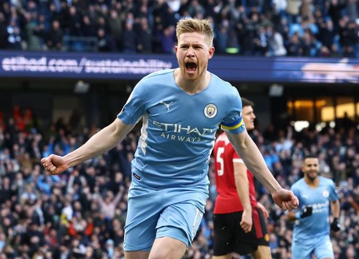 De Bruyne ăn mừng sau khi xé lưới MU