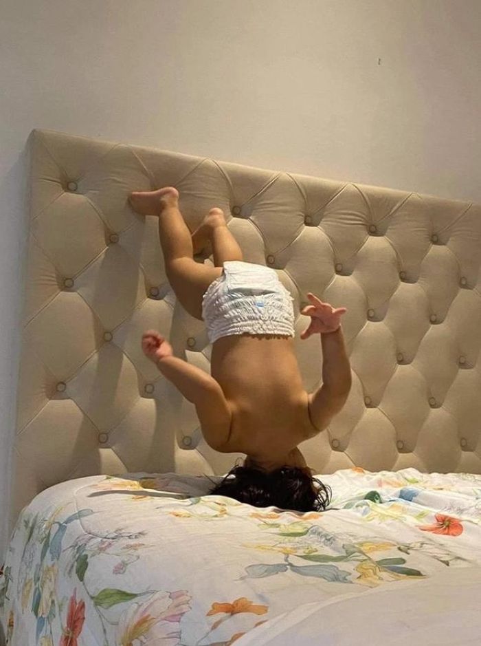 Dù câu chuyện đẻ con gái nghịch ngợm không còn mới trên mạng xã hội nhưng mỗi khi hình ảnh những "cô chiêu" quái đản lại khiến netizen bàn tán xôn xao.