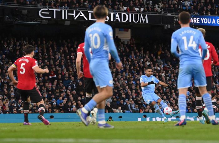 Mahrez là sự khác biệt lớn trong trận derby