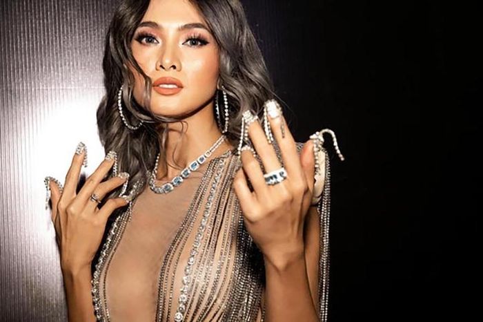 Anh Thư từng "làm mưa làm gió" trên sàn diễn thời trang những năm 2000.