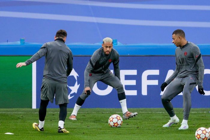  Mbappe hiện là niềm hy vọng trên hàng công PSG để đấu Real. Chính tuyển thủ Pháp tỏa sáng và mang về bàn thắng quý giá, giúp PSG thắng 1-0 ở trận lượt đi để tạm thời chiếm ưu thế. 