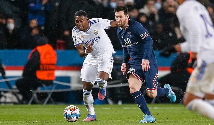  Messi không thể tỏa sáng trước Real Madrid trong trận đấu lượt đi. Ảnh: Reuters. 
