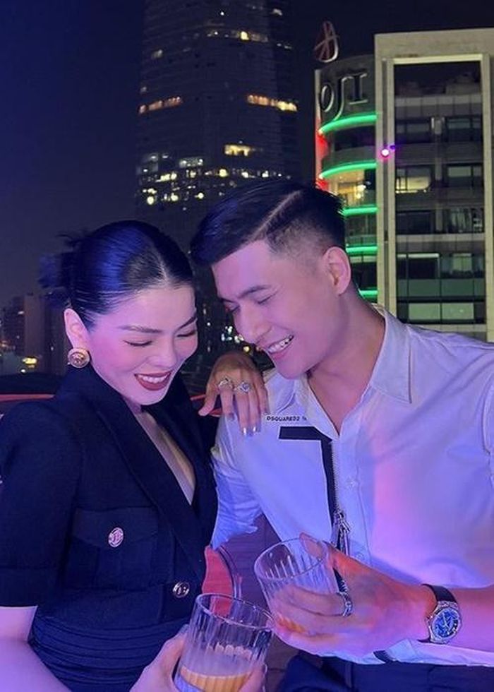Tình cảm Lệ Quyên và tình trẻ ngày càng mặn nồng sau 1 năm công khai hẹn hò.