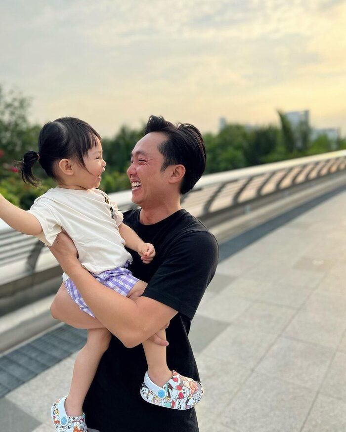 Suchin và bố Cường Đô La cười tít mắt khi chung một khung hình