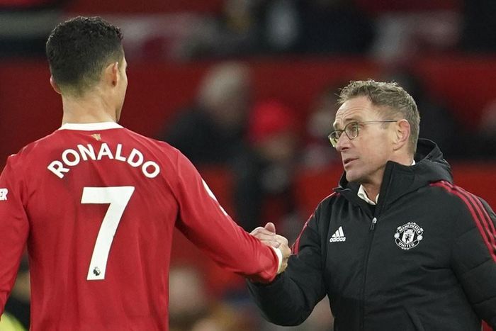 Rangnick và Ronaldo có mối quan hệ không tốt. Chính xác thì ở MU, GĐKT Darren Fletcher phải làm cầu nối hòa bình giữa nhà cầm quân này và các cầu thủ