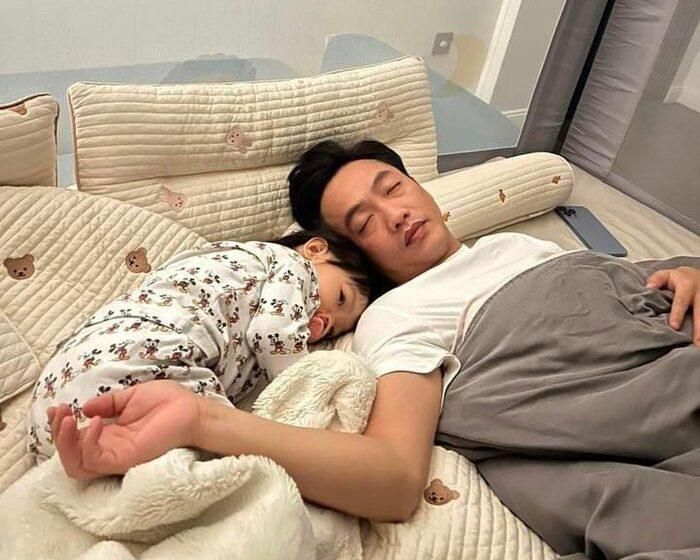 Đây không phải lần đầu 2 cha con nhà này khiến dân tình lụi tim.