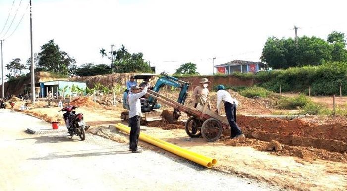 Công trình chậm tiến độ quá lâu nên UBND huyện Hòa Vang đang kiến nghị thành phố, đơn vị điều hành dự án có biện pháp đẩy nhanh tiến độ thi công, bảo đảm an toàn lưu thông cũng như đời sống của người dân, sớm đưa công trình vào sử dụng phục vụ người dân.
