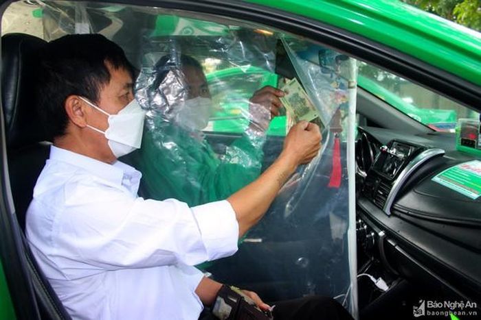 Giá cước taxi dự kiến sẽ tăng từ 800 - 1.000 đồng/km trong thời gian tới. Ảnh: Q.A