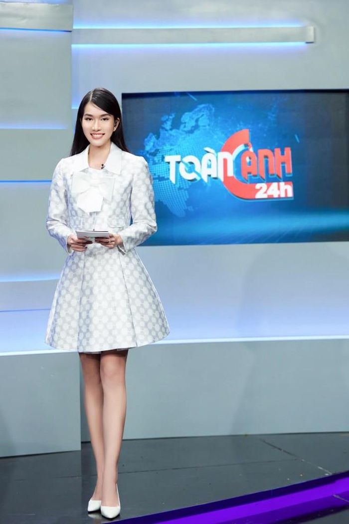 Á hậu Phương Anh