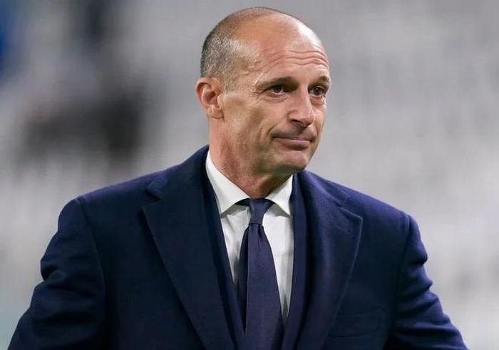 Allegri không thể giúp Juventus vượt qua vòng 16 đội Cúp C1