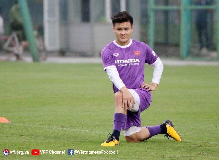 Quang Hải nỗ lực tập luyện