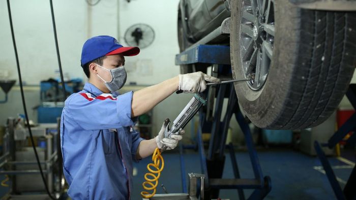 Nên chọn một cửa hàng sửa chữa có kinh nghiệm xử lý những chiếc xe đã cũ