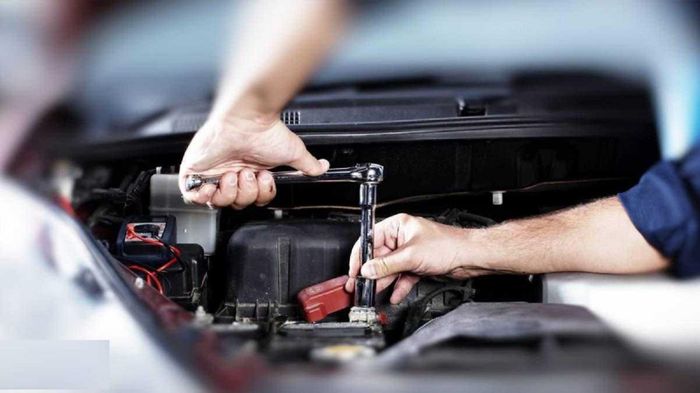 Việc biết một chút về cách kiểm tra tình trạng của xe cũng rất hữu ích khi bạn sử dụng ô tô cũ