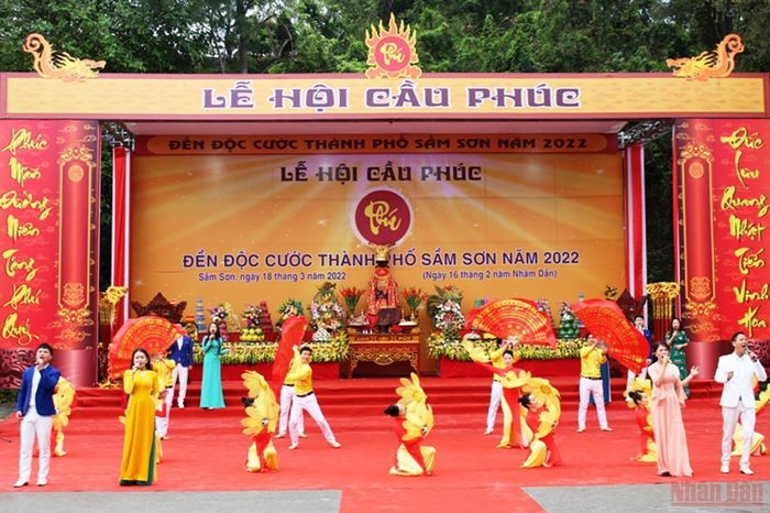 Một tiết mục thuộc chương trình nghệ thuật tại lễ hội.