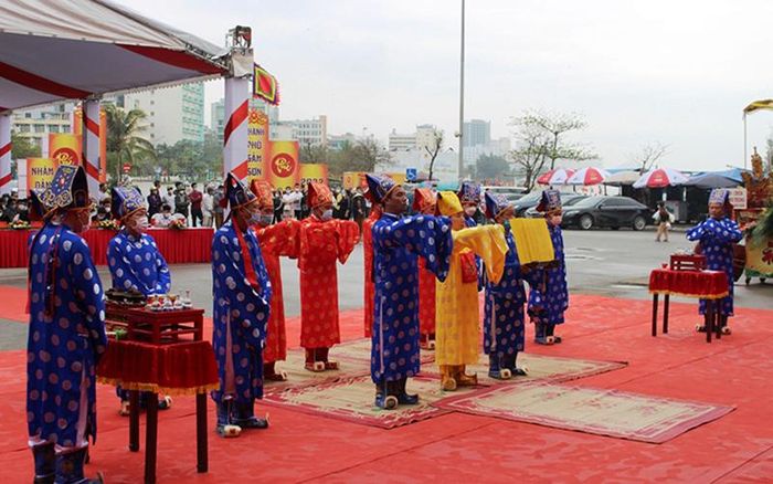 Tế lễ tại lễ hội Cầu phúc đền Độc Cước, thành phố Sầm Sơn.