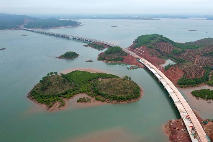 Dự án sẽ góp phần hoàn thiện tuyến cao tốc từ Lào Cai đi qua Hà Nội, Hải Phòng đến TP Móng Cái (Quảng Ninh), tạo thành tuyến cao tốc liền mạch xuyên tỉnh dài nhất Việt Nam (Ảnh: Đỗ Phương)