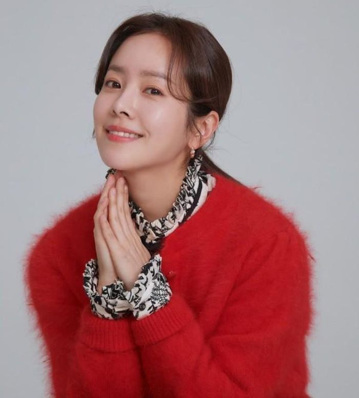 Han Ji Min khuyên phái đẹp nên uống giấm để giải độc cơ thể và giảm bọng mắt.