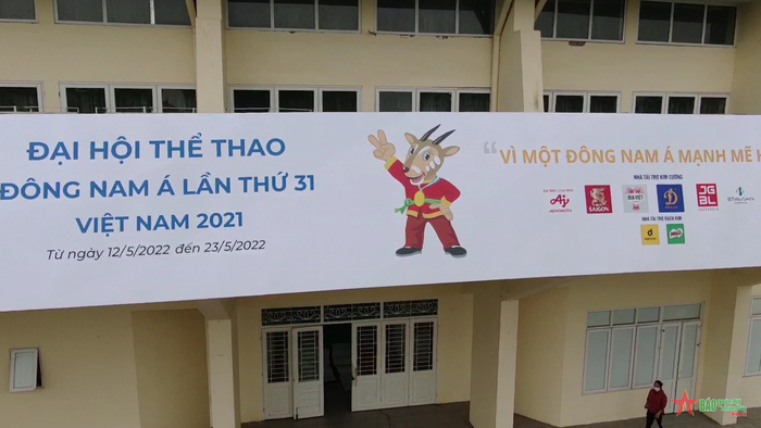 Các hạng mục thi công còn lại đang được gấp rút hoàn thành để sẵn sàng cho ngày hội thể thao khu vực Đông Nam Á sắp tới. 