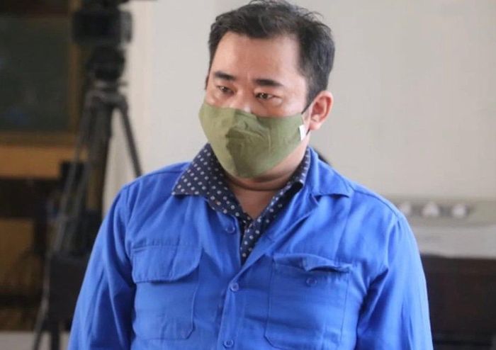  Mãnh là nạn nhân trong vụ lừa đảo, đồng thời là bị can trong vụ án khác. Ảnh: Minh Anh. 