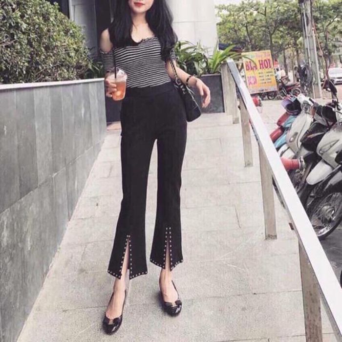 Khi mặc, bạn có thể kết hợp quần ống loe với áo phông, áo freesize phần thân trên. Cách phối đồ này giúp mang lại vẻ ngoài giản dị, vô cùng phóng khoáng. Hoặc bạn có thể chọn sơ mi với quần ống loe theo phong cách suit để phù hợp với môi trường công sở.