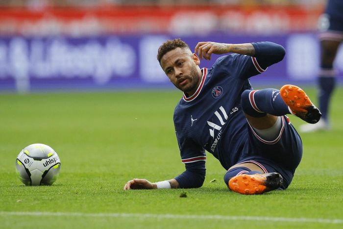 Neymar tiếp tục có một màn trình diễn gây thất vọng. Ảnh: Reuters.