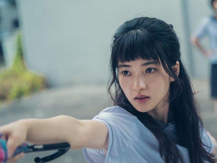  Kiểu tóc cùng lối trang điểm giúp ngoại hình Kim Tae Ri thêm trẻ trung. Ảnh: Soompi. 