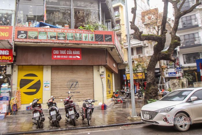 Vị trị đẹp để kinh doanh tại nút giao Phùng Hưng – Hàng Bông với mặt tiền rộng đang chờ người thuê