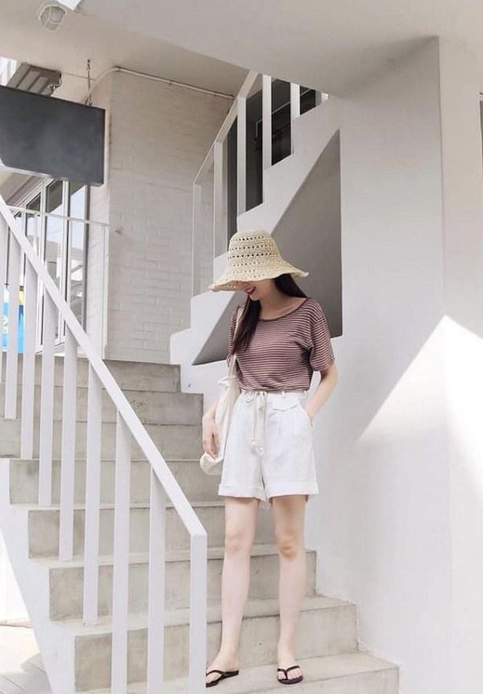 Combo quần short áo thun tuy đơn giản nhưng ai diện cũng dễ đẹp.
