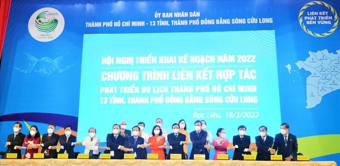 Hợp tác du lịch giữa Thành phố Hồ Chí Minh và ĐBSCL. Ảnh: Nhật Hồ