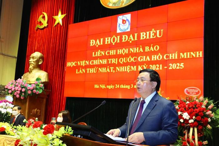 Đồng chí Nguyễn Xuân Thắng phát biểu ý kiến chỉ đạo Đại hội.