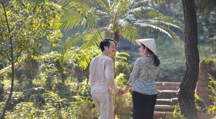 Trước nghi vấn “phim giả tình thật”, Đàm Hằng khẳng định: “Mọi người thấy tôi và anh Thanh Bình đóng với nhau ăn ý, ra ngoài anh em nói chuyện với nhau cũng rất hợp nên hay trêu thôi”.