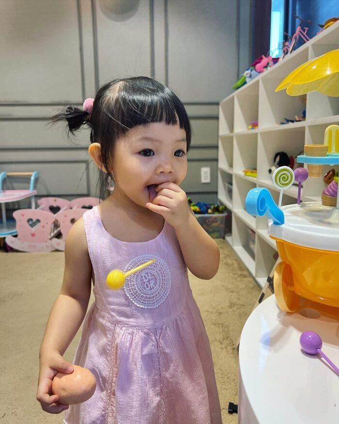 Loạt biểu cảm siêu nhắng nhít, hài hước của Suchin khiến dân tình thích thú.