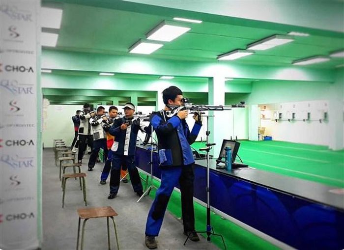 Một buổi tập luyện của đội tuyển bắn súng Việt Nam.