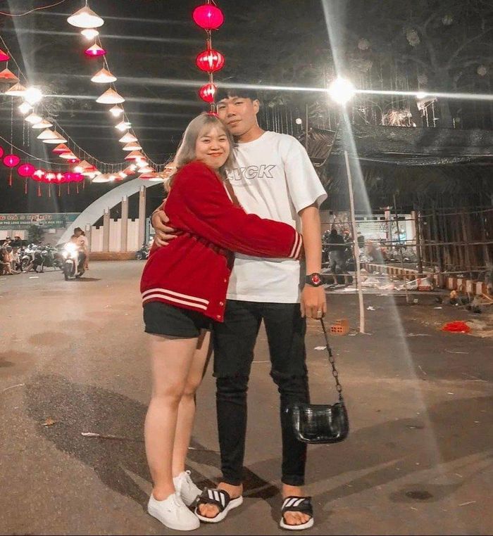 Cả hai đều tăng cân nhiều so với trước.