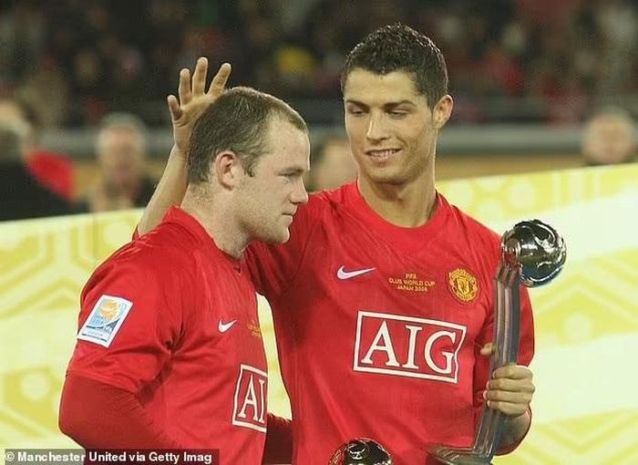 Rooney nhận xét Ronaldo là một người khó chịu