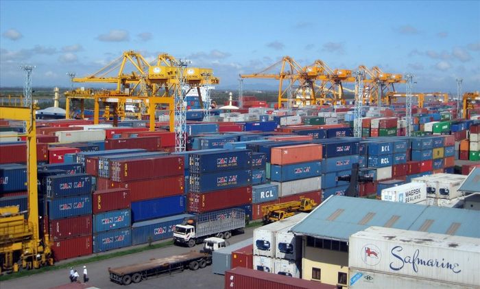 Tân Cảng Sài Gòn đã có thông báo tăng phí dịch vụ vận chuyển từ 1/4. Ảnh: Huy Thịnh